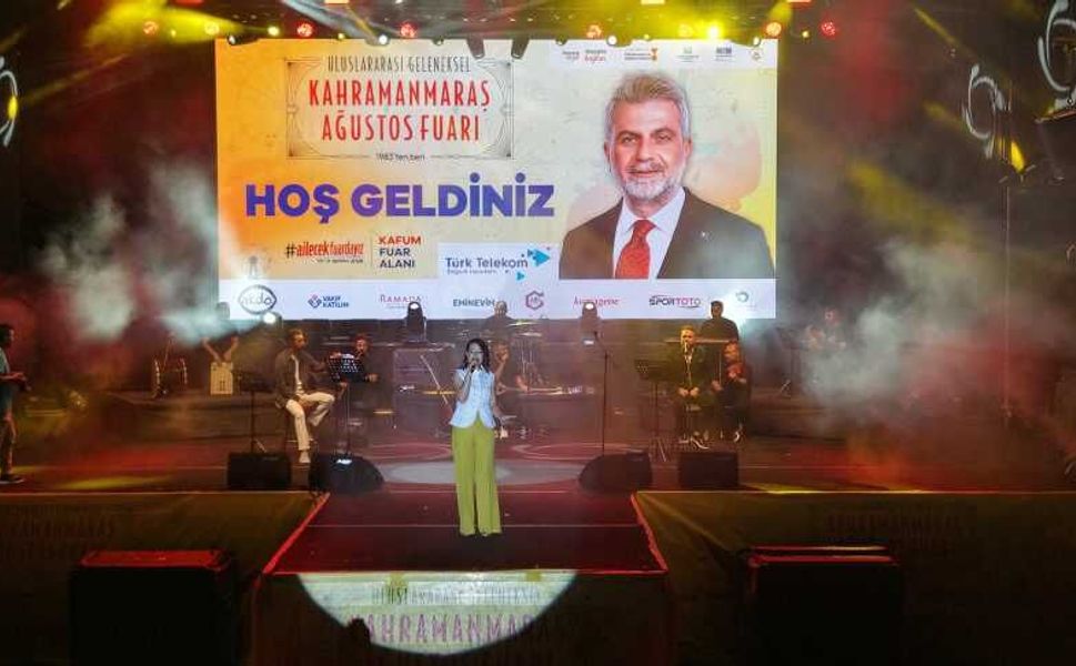 Geleneksel Ağustos Fuarı’nda Türkü ve Şiir Aynı Ezgilerde Buluştu