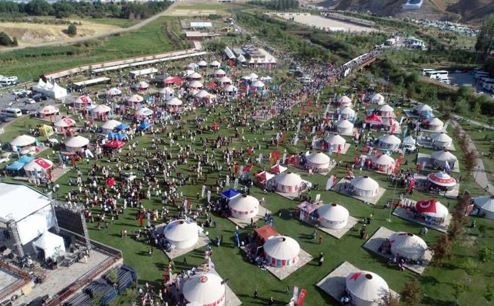 Kahramanmaraş’ın Kültürel Zenginlikleri Ahlat’ta Dünyaya Tanıtıldı