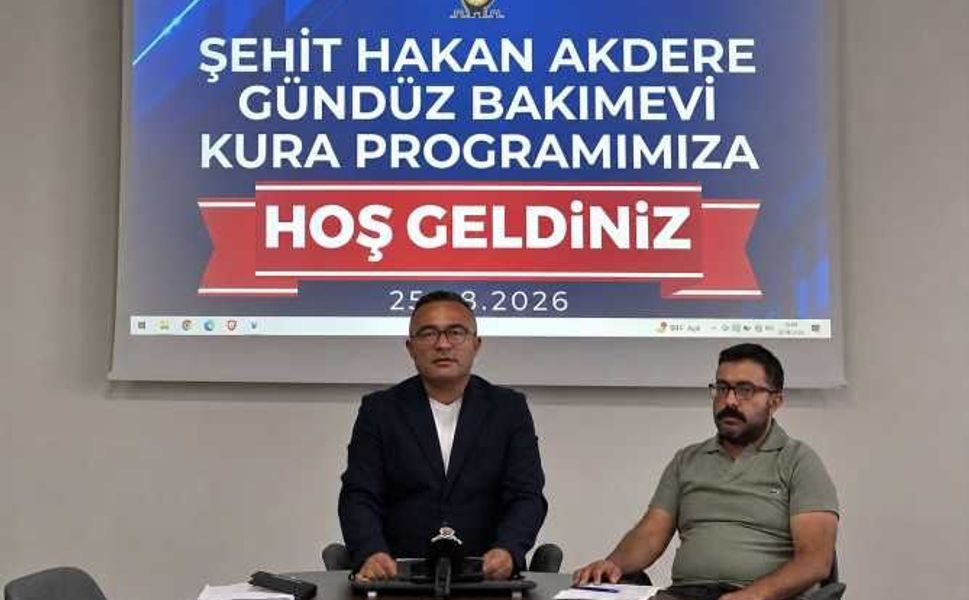 Onikişubat Belediyesi’nin 45 farklı mahalleden başvuru alan Gündüz Bakımevi’nde yeni dönemin kuraları çekildi