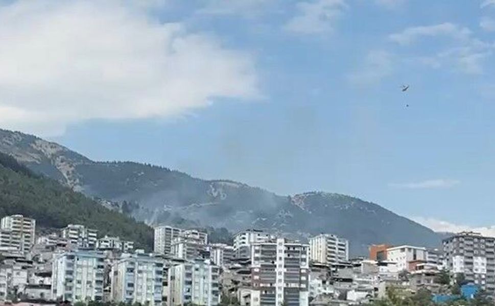 Kahramanmaraş’ta Ahır Dağı Eteklerinde Yangın Çıktı