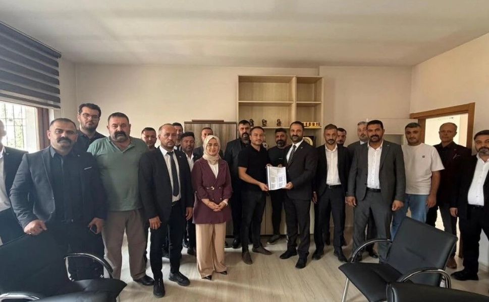 Başkan Ferhuşoğlu mazbatasını aldı