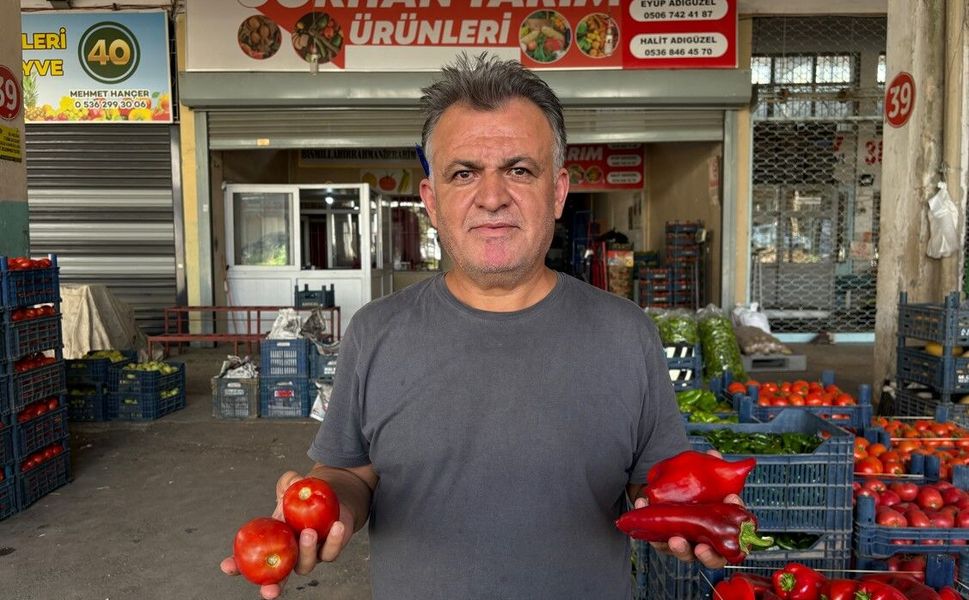 Salça sezonu başladı, domates ve biber tezgahlarda yerini aldı
