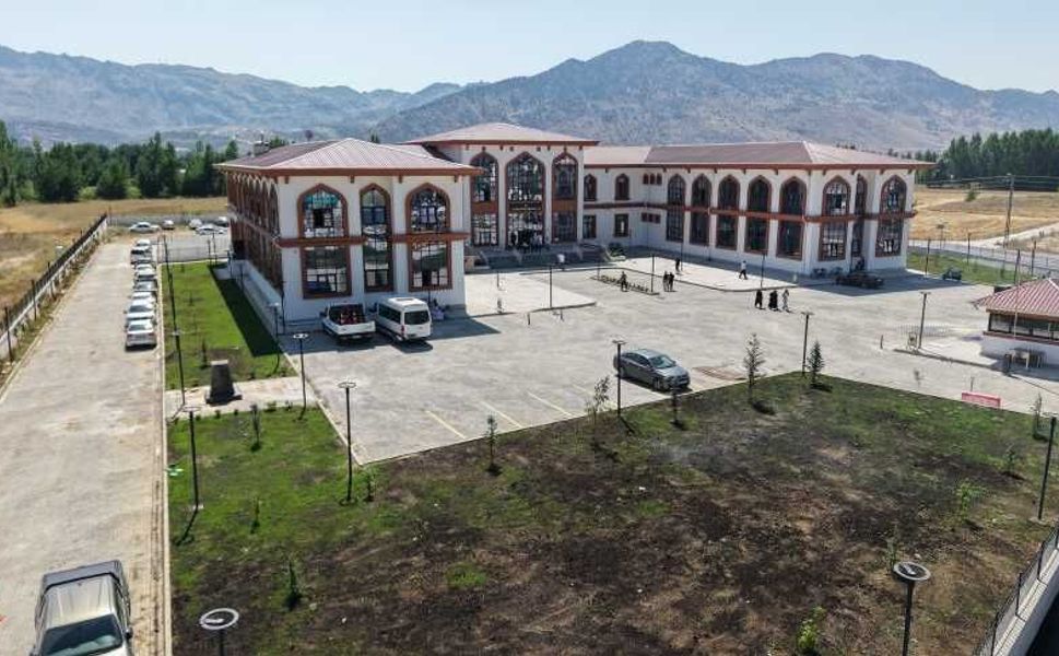 Göksun’un Yeni Hizmet Binasına Büyükşehir Dokunuşu