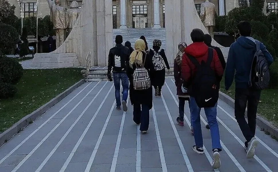 Yükseköğrenim mezunlarının kısa dönem ikamet izni 1 yıl daha uzatılabilecek