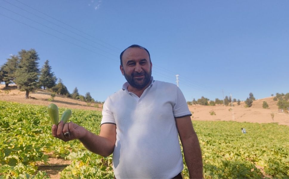 Deprem sonrası hayatını yeniden inşa etti, köyüne döndü: Şimdi kabak yetiştiriyor