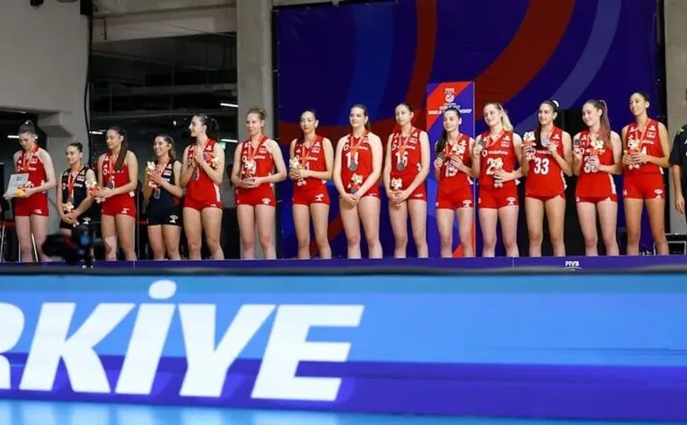 Türkiye 17 Yaş Altı Kadın Milli Voleybol Takımı, dünya 2'ncisi oldu
