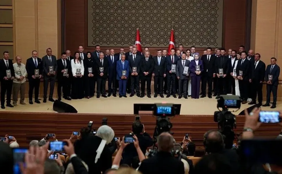 "11.⁠ ⁠Anadolu Medya Ödülleri" sahiplerini buldu