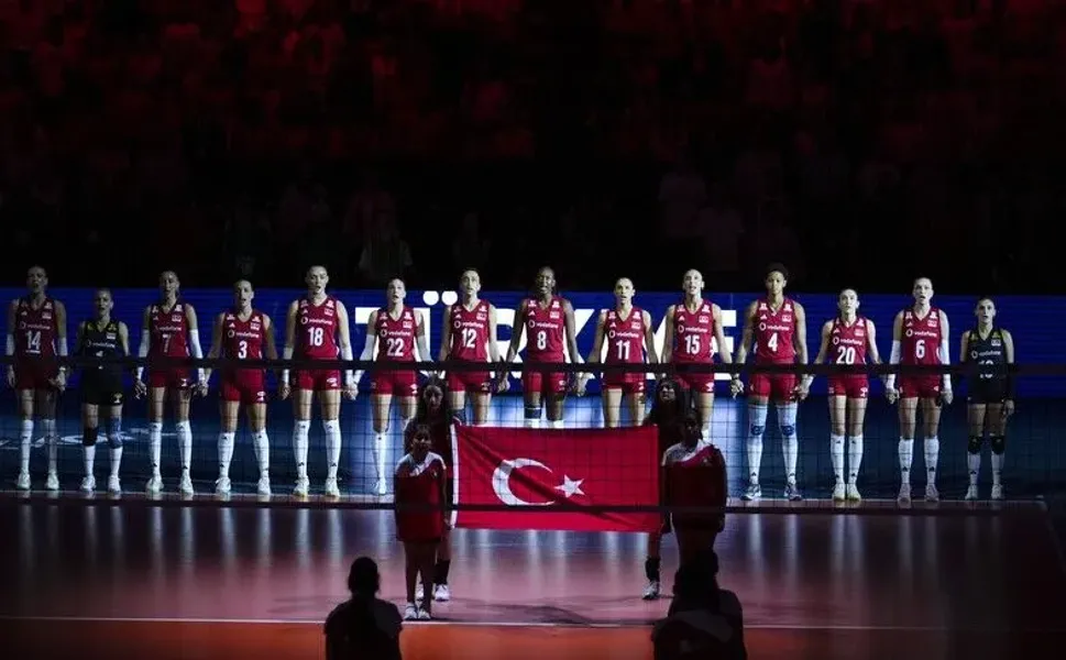Kadın Milli Voleybol Takımı, Akdeniz Oyunları’ndan şampiyon olarak yurda döndü