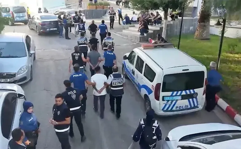 71 ilde düzenlenen uyuşturucu operasyonlarında yakalanan 844 kişi tutuklandı