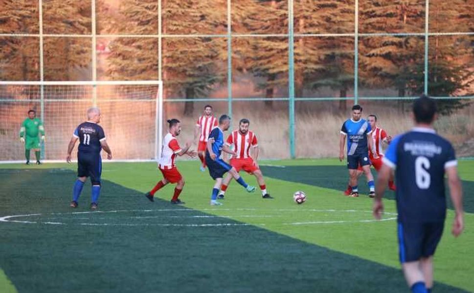 Kahramanmaraş’ta Kurumlar Arası Futbol Turnuvası Heyecanı Sürüyor