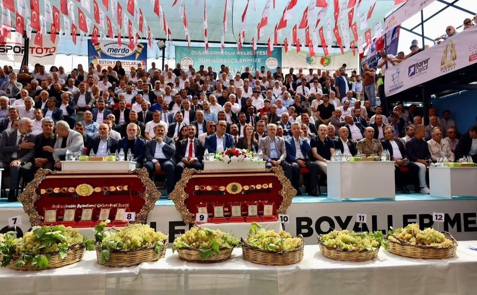 Milletvekili Karakoç, Bertiz üzümünü değerlendiren jüride yer aldı