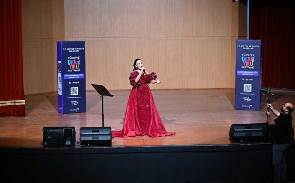 Kahramanmaraş'ta "Ozanların İzinde, Aşıkların Yolunda-Opera Anadolu'da" gösterisi sahnelendi