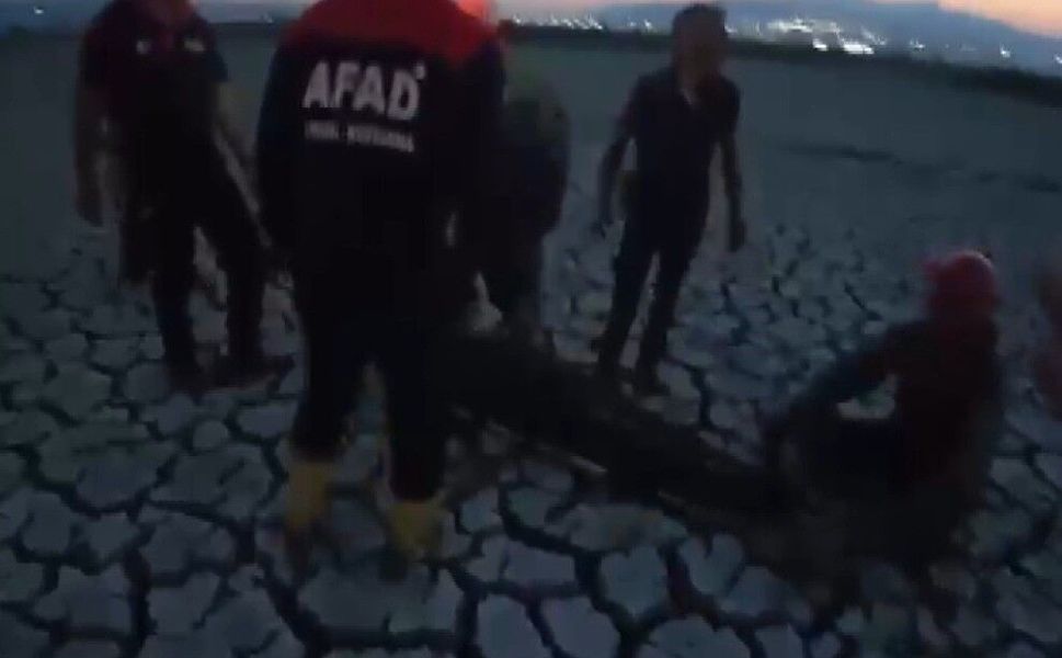 Kahramanmaraş'ta çamura saplanarak mahsur kalan vatandaş kurtarıldı