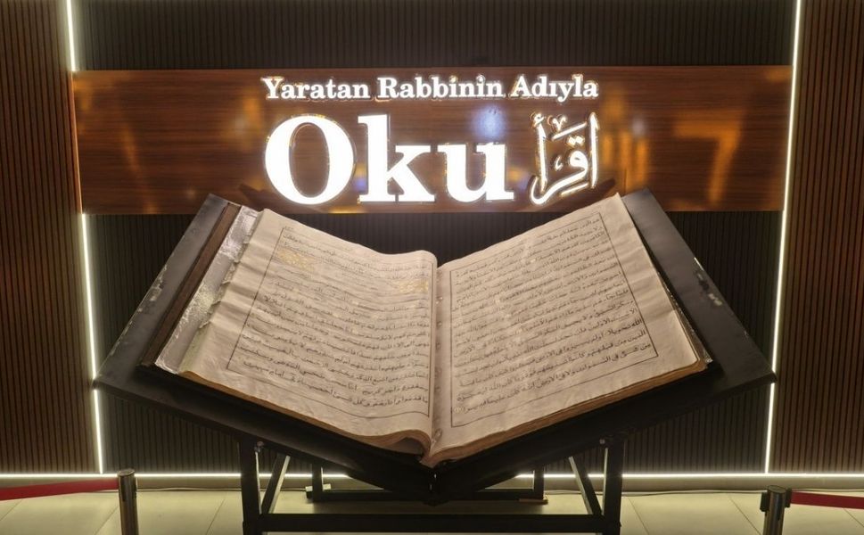 Dünyanın En Büyük İkinci El Yazması Kur’an-ı Kerim’i Dikkat Çekiyor