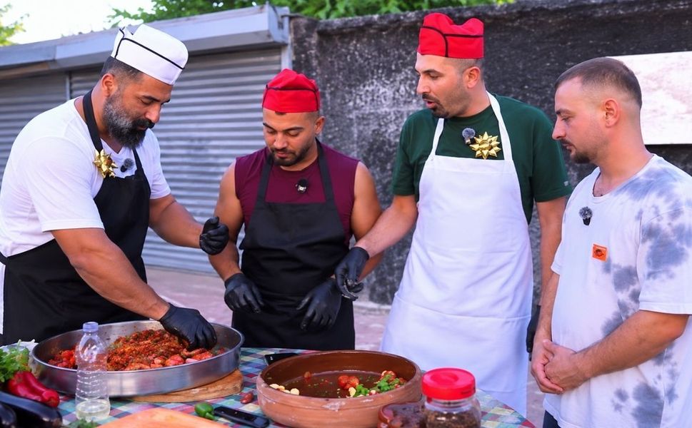 Ünlü YouTuberlar Eli Böğründe Yaptı