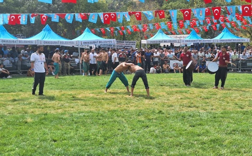 Kertmen’de Karakucak ve Şalvar Güreşleri Başladı