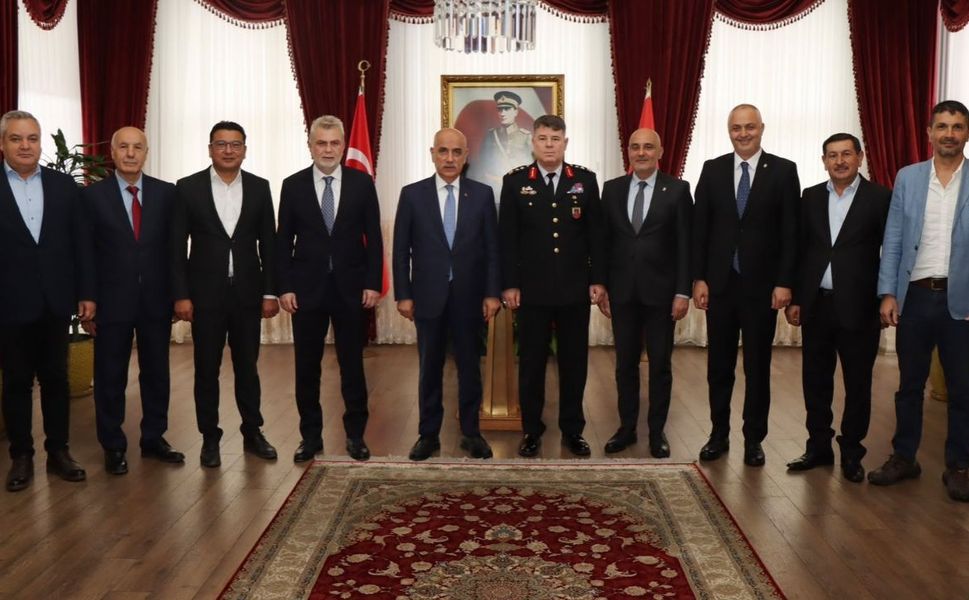 Kahramanmaraş heyetinden Tümgeneral İdris Tataroğlu’na hayırlı olsun ziyareti