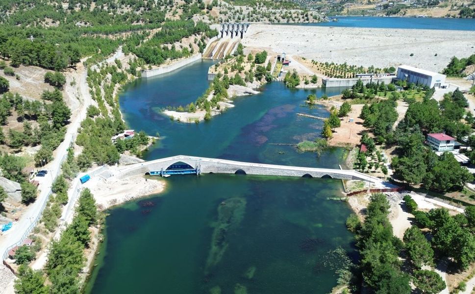 Kahramanmaraş’ın Asırlık Taş Köprüsü Zamana Meydan Okuyor