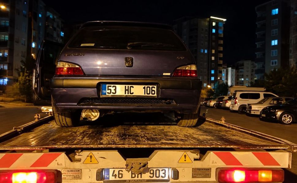 Kahramanmaraş’ta Gürültü Çıkaran Araç Trafikten Men Edildi