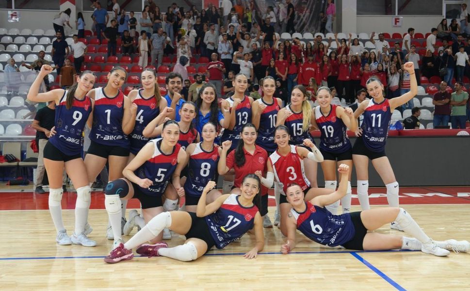 Büyükşehir’in Sultanları Sezona 3-0’lık Galibiyetle Başladı