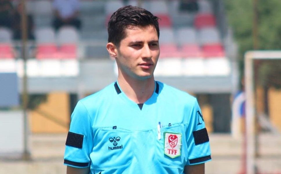 Kahramanmaraşlı hakem Enes Demirel’in yıldızı parlıyor