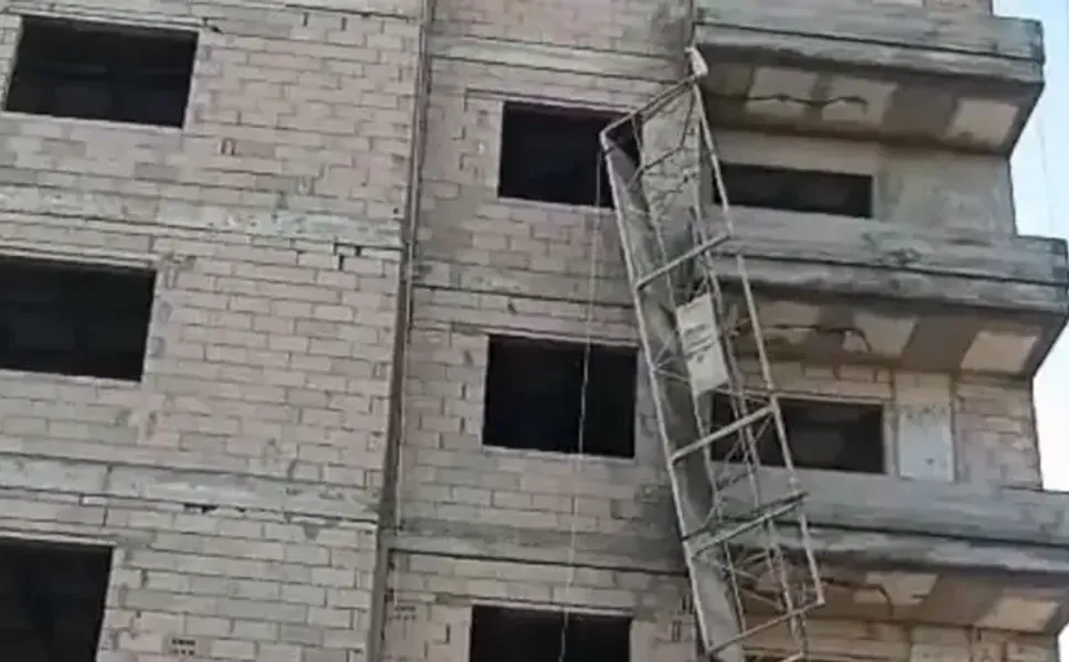 İnşaat işçisi 2 kardeş, iskeleden düştü; 1 ölü, 1 yaralı