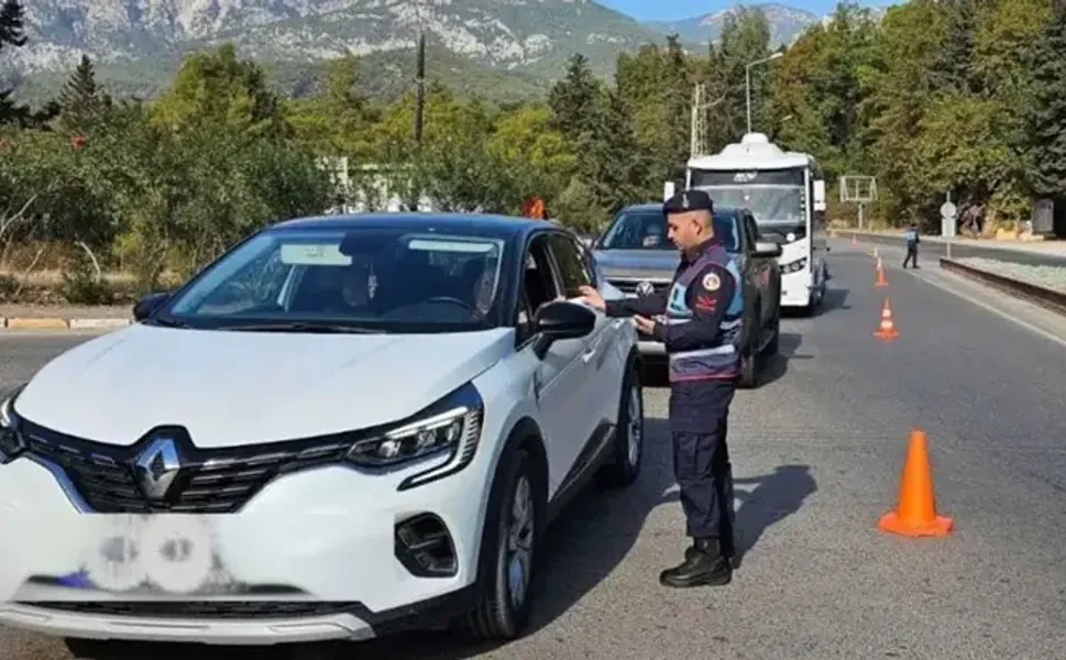 81 ilde aranan 912 suçlu yakalandı