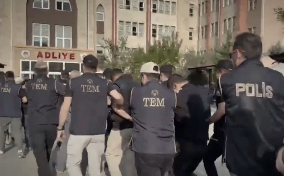 Kahramanmaraş'ta Ters Kelepçe Görüntülerine Soruşturma