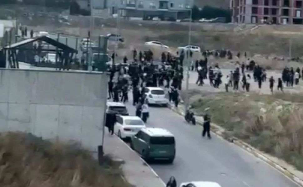 Lisede Tartışma Bıçaklı Kavgaya Dönüştü 2 Öğrenci Yaralandı