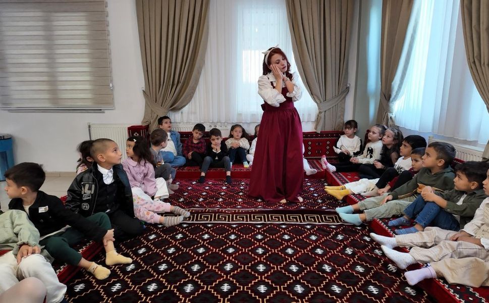 Rasim Özdenören Çocuk Kütüphanesi Miniklerle Şenlendi