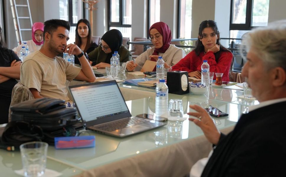 Kahramanmaraş’ta Genç Yazarlara Özel Kamp Başladı