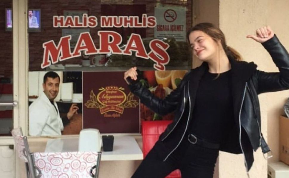 Manifest Üyesi Esin Bahat’ın Yıllar Önceki Fotoğrafında Maraş Ayrıntısı