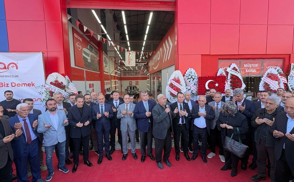 Şentürk Lastik ve Umran Oto Ekspertiz yeni şubesinin kapılarını açtı