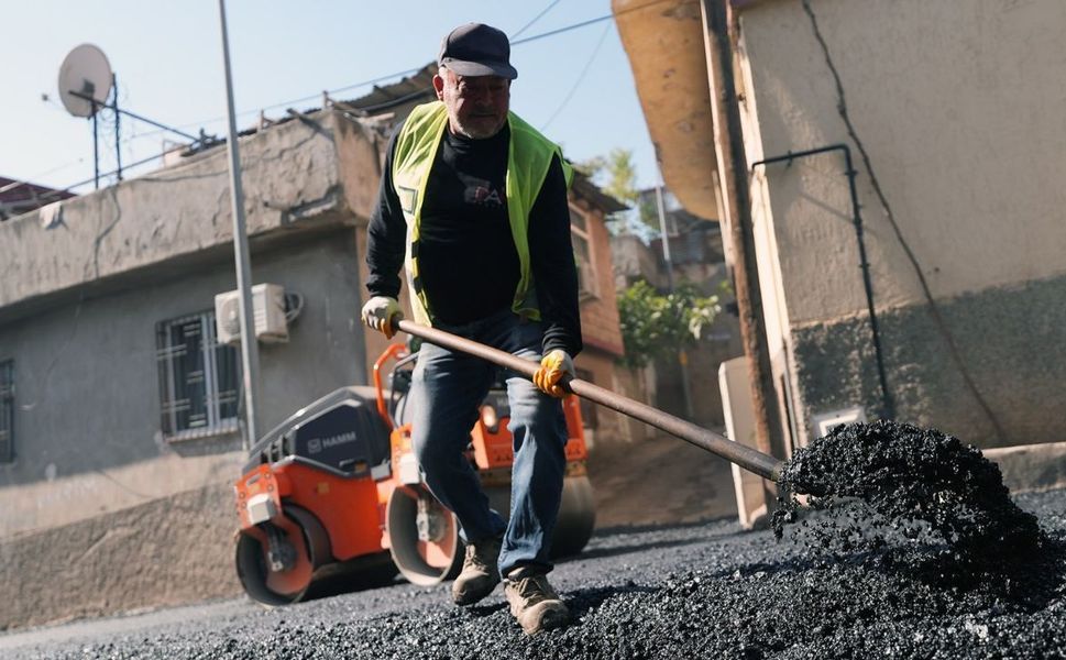 Kahramanmaraş’ta Divanlı Mahallesi’nin Yolları Yenileniyor