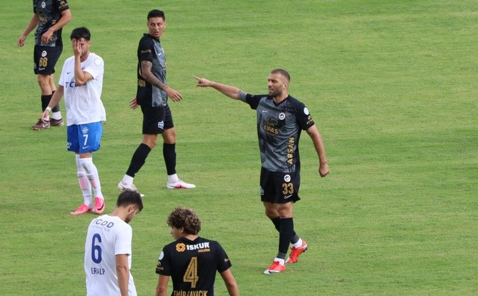 İstiklalspor’da Alpaslan Öztürk Ankara Demirspor karşısında süre aldı