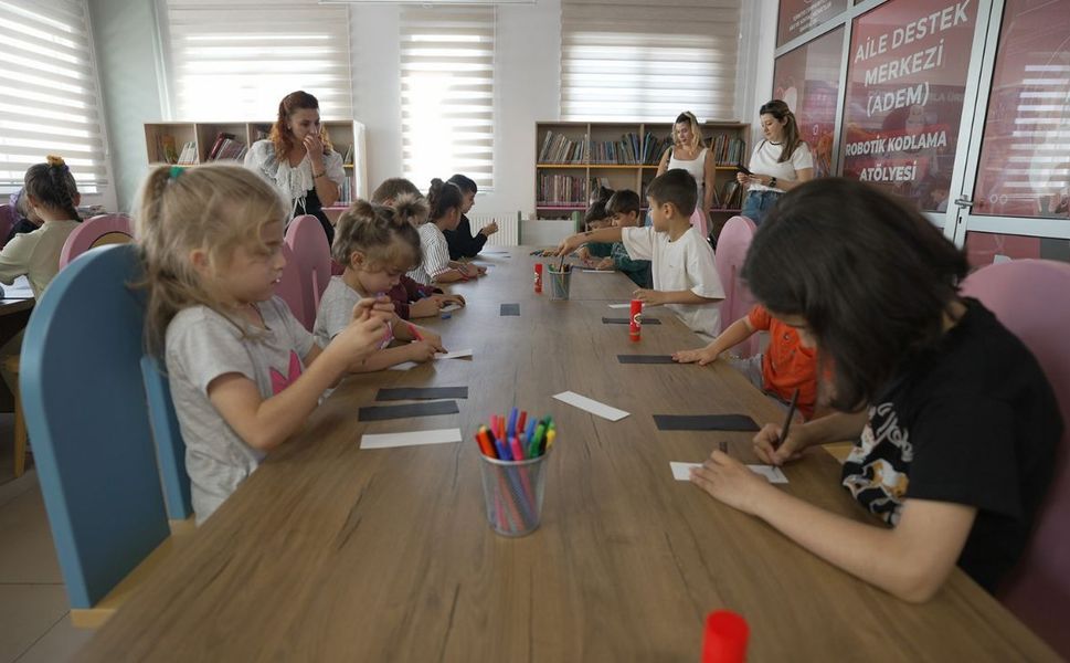 Kahramanmaraş’ta Kütüphane Bu Kez Miniklerin Atölyesine Dönüştü