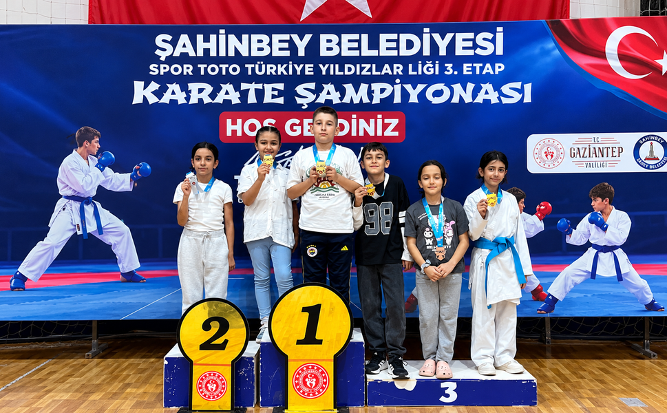Kahramanmaraşlı Karatecilerden 10 Madalyalık Büyük Başarı