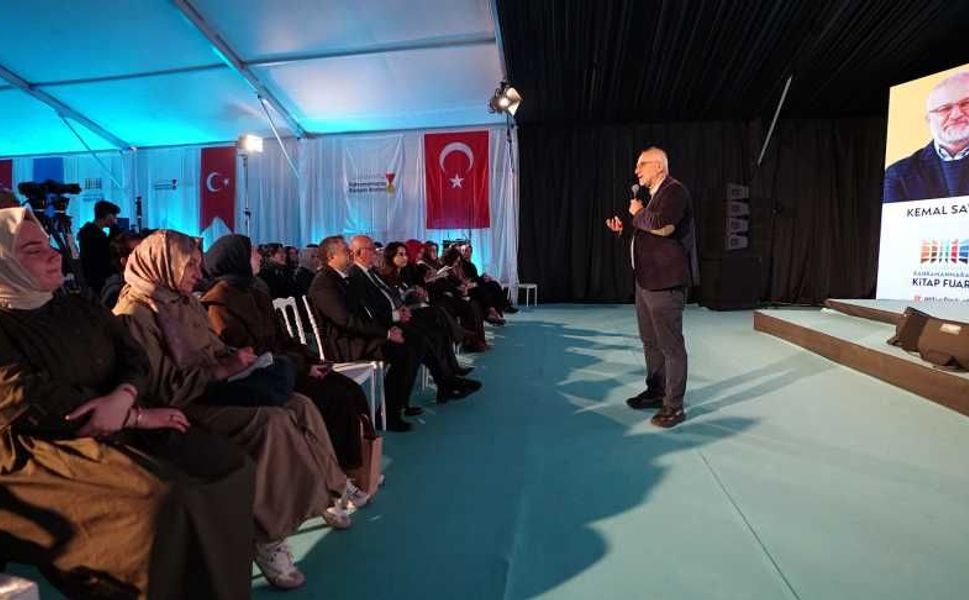 Kemal Sayar Kahramanmaraş Kitap Fuarı’nda Okurlarıyla Buluştu