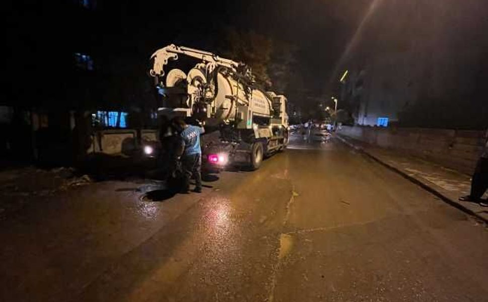 Kahramanmaraş’ta KASKİ’nin Gece Mesaisi Sürüyor