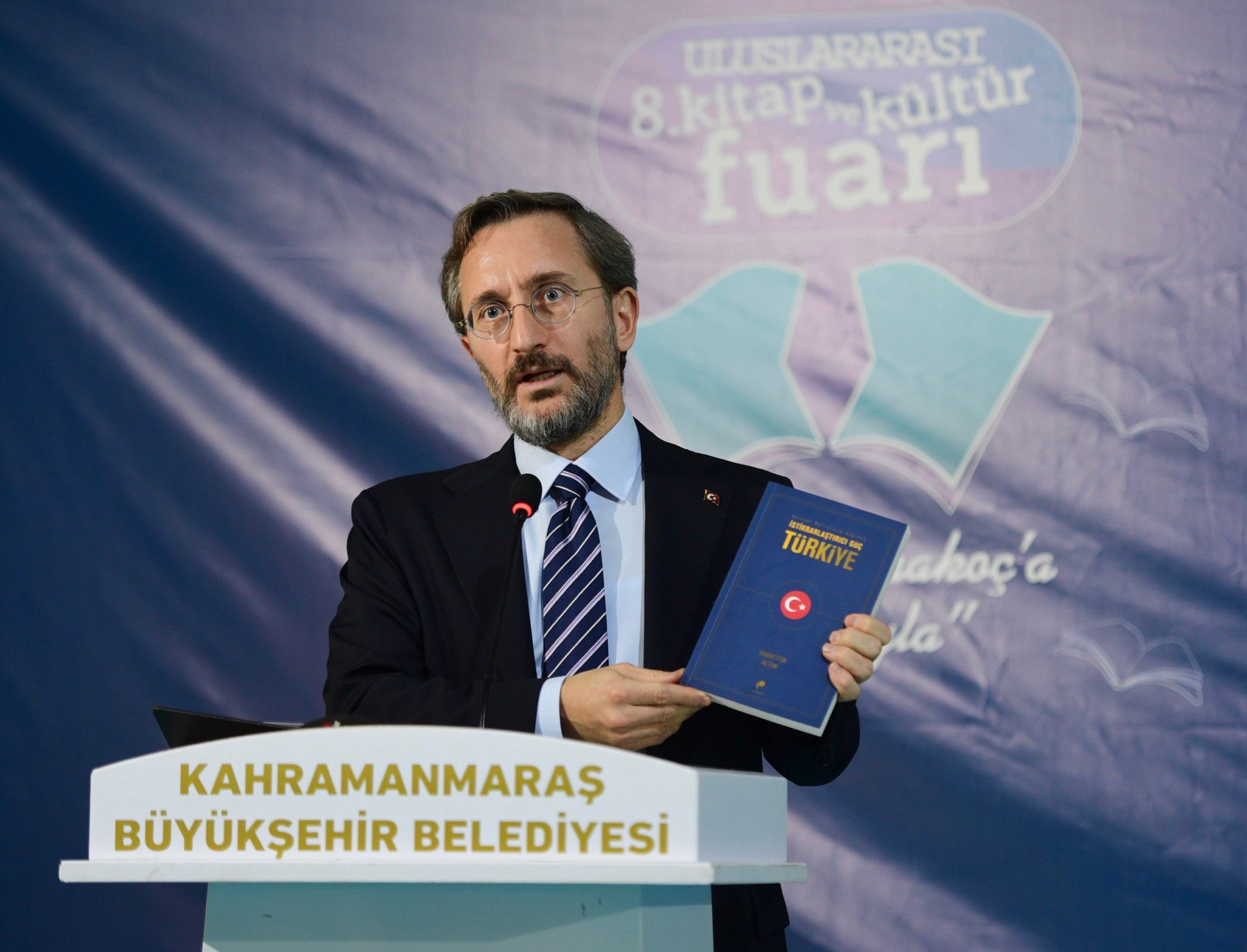 Küresel Belirsizlik Çağında İstikrarlaştırıcı Güç Türkiye konferansı (7)