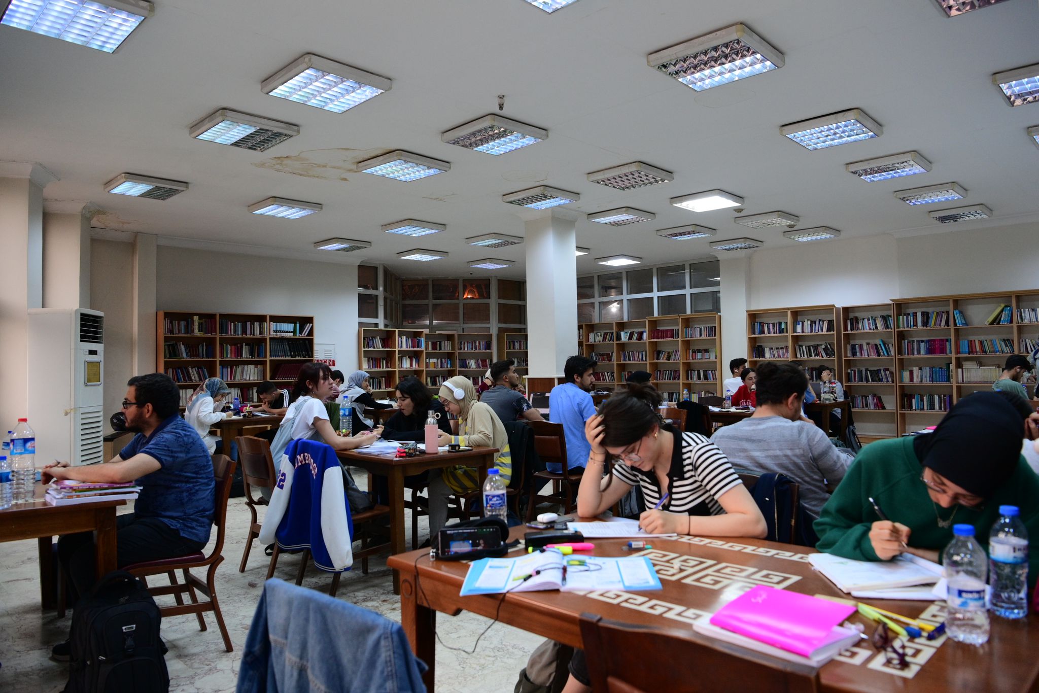 NFK Kültür Merkezi Kütüphanesi (1)
