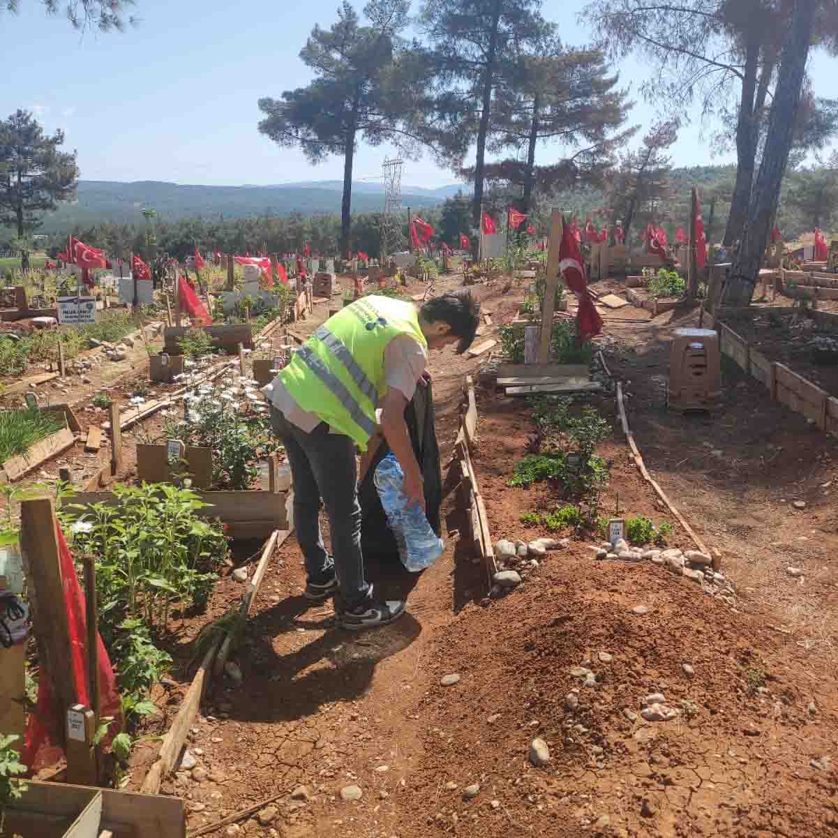 Mezarlık Temizliği (1)