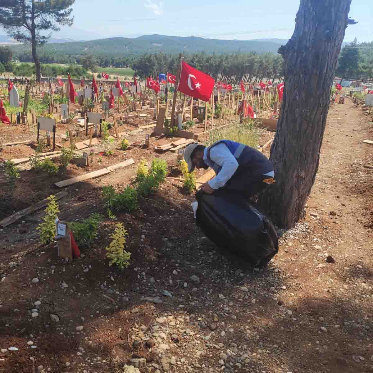 Mezarlık Temizliği (3)