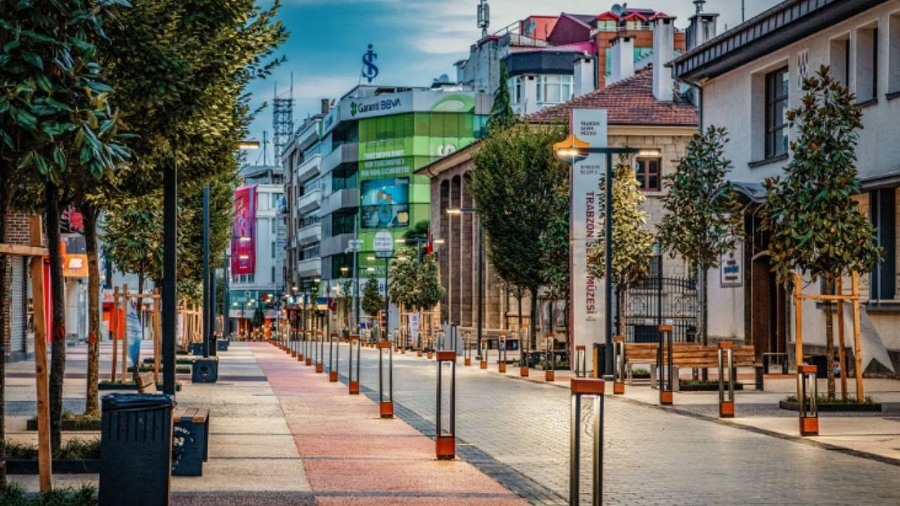 Maras Caddesi Trabzon