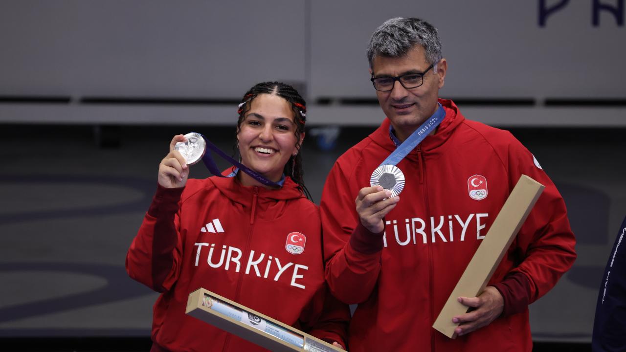 Yusuf Dikec Ve Sevval Ilayda Tarhanaa 2261597