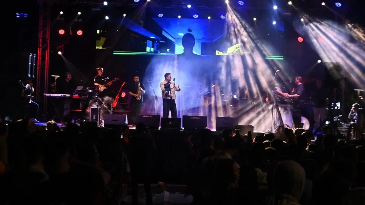 1980 Onikisubatta Genclik Festival Coskusu