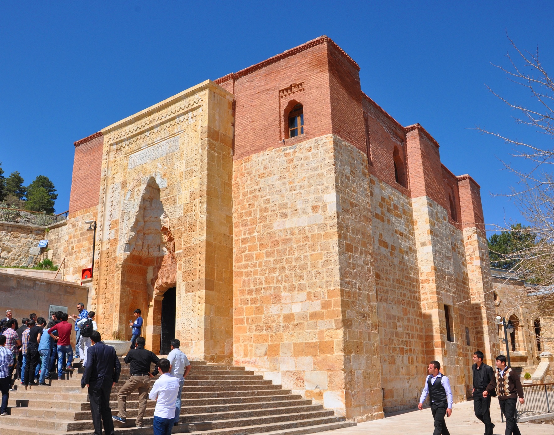 114387,Kahramanmaras Eshab I Kehf Kulliyesijpg