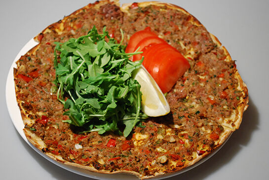 Lahmacun Nasil Yapilir