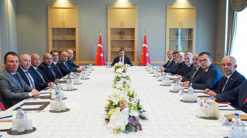 Kahramanmaraş Heyetinden Cumhurbaşkanı Yardımcısı Yılmaz'a Ziyaret (2)