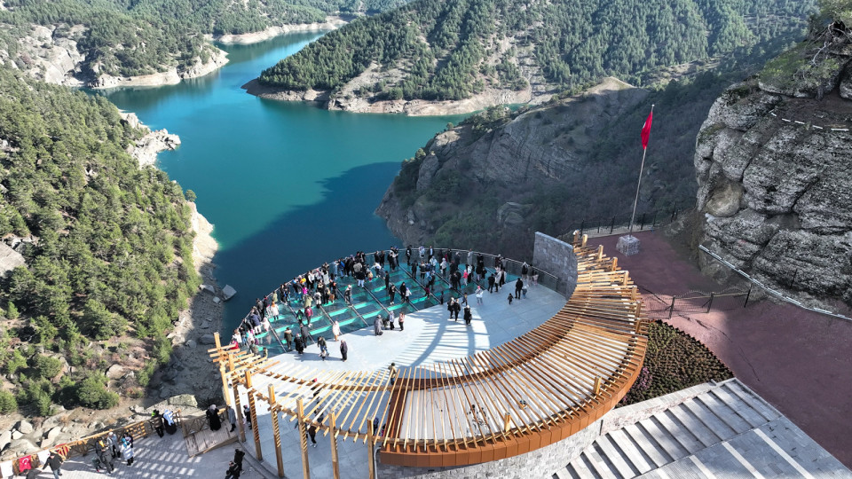 Ali̇ Kayasi-1